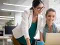 Staż z urzędu pracy po studiach: Jak zdobyć doświadczenie i pracę?