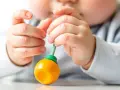 Twój maluch przechodzi 5. skok? Zrozum objawy i pomóż mu!
