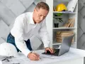 Co po studiach budowlanych? Ścieżki kariery, uprawnienia, zarobki