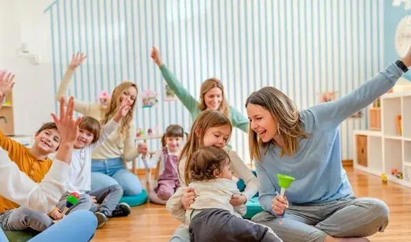 Zajęcia otwarte z rodzicami: Jak skutecznie zaangażować? Poradnik