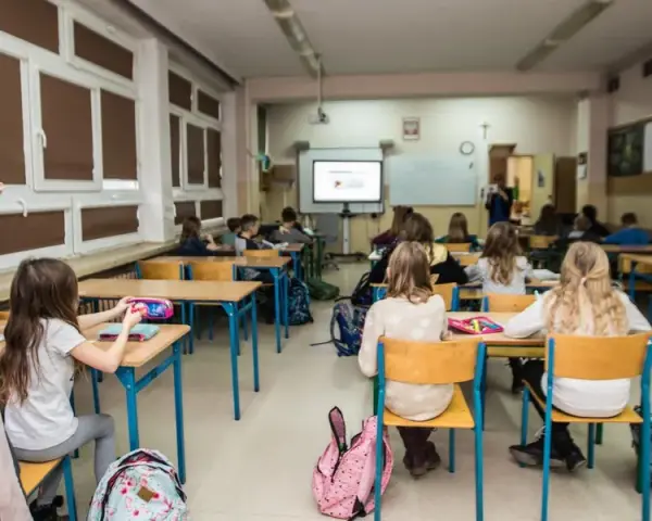 Od kiedy zdalne nauczanie? Decyzje szkoły, Sanepidu i fakty 2026