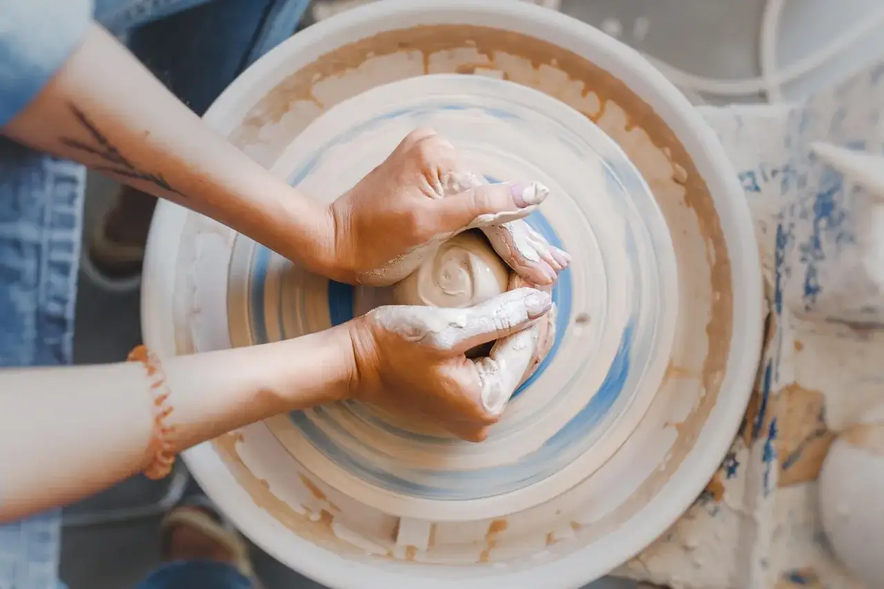 Cennik warsztat&oacute;w ceramicznych Szczecin